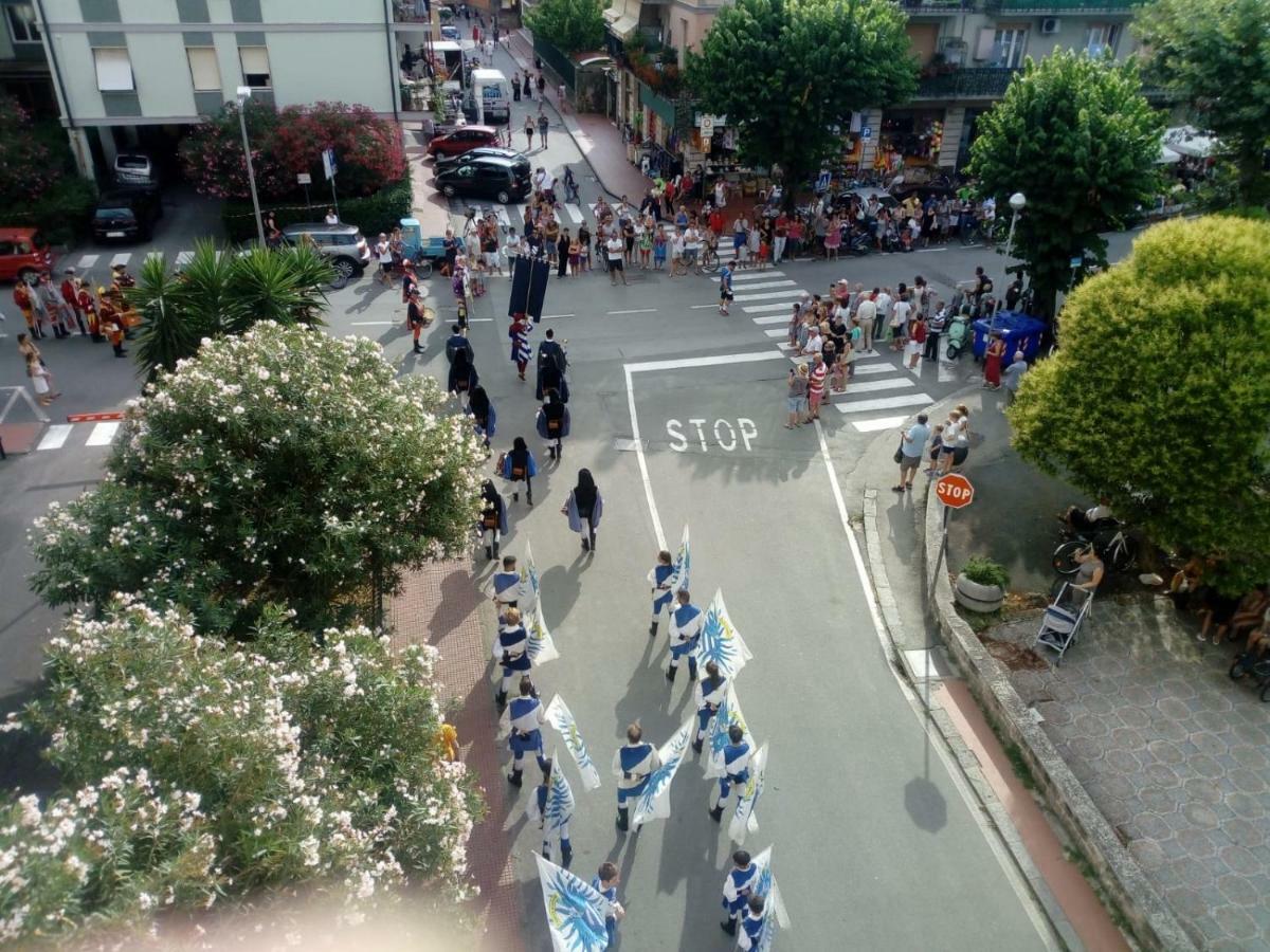 Appartamento Lucio เลวานโต ภายนอก รูปภาพ